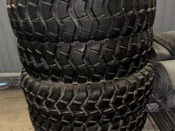  4 stk dekk til hjullaster eller veghøvel