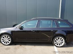 Skoda OCTAVIA COMBI 1.6TDI DSG 85KW GREENTECH AMBITIO...