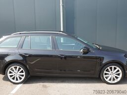 Skoda OCTAVIA COMBI 1.6TDI DSG 85KW GREENTECH AMBITIO...