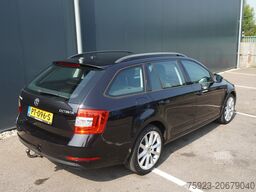 Skoda OCTAVIA COMBI 1.6TDI DSG 85KW GREENTECH AMBITIO...
