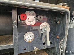 Alim trailer semi-trailer with container locks and fric