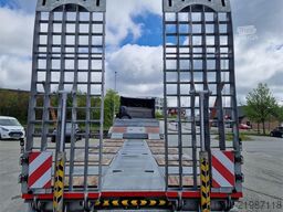 Alim 3-axle machine semi-trailer with hydraulic ramps