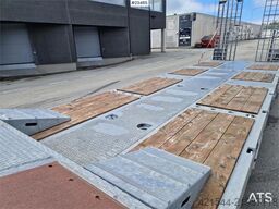 Alim 3-axle machine semi-trailer with hydraulic ramps