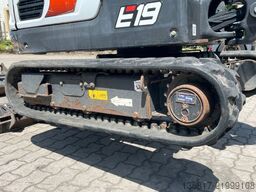 BOBCAT E19 MS01 AUX1+2 2xTieflöffel 1x Grabenräumwanne