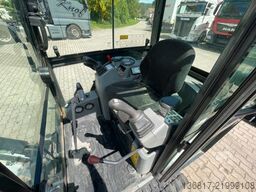 BOBCAT E19 MS01 AUX1+2 2xTieflöffel 1x Grabenräumwanne