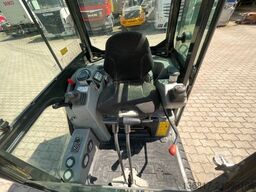 BOBCAT E19 MS01 AUX1+2 2xTieflöffel 1x Grabenräumwanne