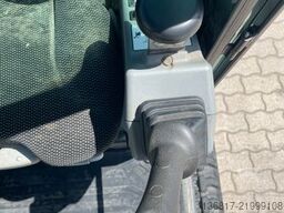 BOBCAT E19 MS01 AUX1+2 2xTieflöffel 1x Grabenräumwanne