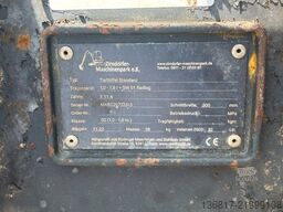 BOBCAT E19 MS01 AUX1+2 2xTieflöffel 1x Grabenräumwanne