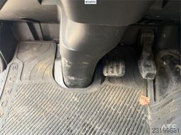 Iveco Eurocargo 4x2 Curtain-sided truck