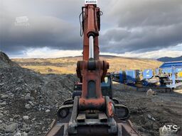 Hitachi ZX350LC-3 Excavator with Digging Bucket
