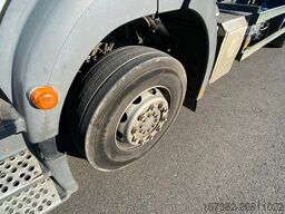 Mercedes-Benz AXOR 1829 4x2 chassis cab