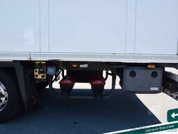 SCHMITZ CARGOBULL ThermoKing SLXi400 Doppelst. Liftachse TÜV 03/27