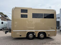 STX De Luxe 18T STX trailer 18T, 4 horses + living