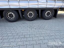 Schmitz Cargobull Curtainsider Mega