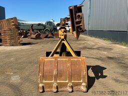 Unknown Clamshell grapple