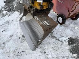 Hitachi ZX85 US-6 Excavator with grading bucket, digging b