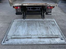 MERCEDES-BENZ ATEGO 818 L Kühlkoffer 5 m LBW 1 T*CARRIER