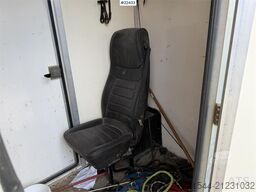 Peugeot Equi-Trek 4x2 horse truck with space for 2 horses