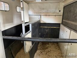 Peugeot Equi-Trek 4x2 horse truck with space for 2 horses