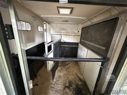 Peugeot Equi-Trek 4x2 horse truck with space for 2 horses