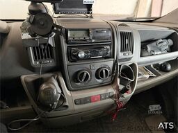 Peugeot Equi-Trek 4x2 horse truck with space for 2 horses