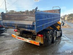 Volvo FM crane truck with a tipper and a 26.5 t/m Effer