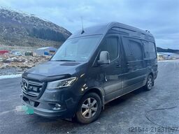 Mercedes-Benz Sprinter 319 Van – Shelving – 2 Sets of Tires – 1