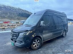 Mercedes-Benz Sprinter 319 Van – Shelving – 2 Sets of Tires – 1