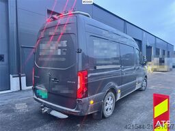 Mercedes-Benz Sprinter 319 Van – Shelving – 2 Sets of Tires – 1