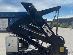 Hammar 140B Sideloader – One Lifting Arm Replaced in 2021
