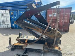 Hammar 140B Sideloader – One Lifting Arm Replaced in 2021