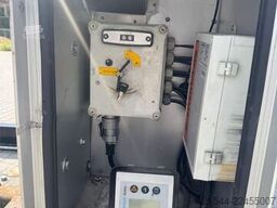 Hammar 140B Sideloader – One Lifting Arm Replaced in 2021