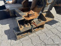 Hammar 140B Sideloader – One Lifting Arm Replaced in 2021