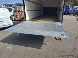 FUSO Canter 7C18 3-Sitzer Klima Koffer Ladebordwand