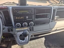 FUSO Canter 7C18 3-Sitzer Klima Koffer Ladebordwand