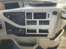 Volvo FH 500 Real leather, FRIGO, ACC, ! ROYAL TRUCK!...