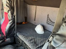 Volvo FH 12- 420 CASSONE+GRU PM 37 BIANCO 6X2
