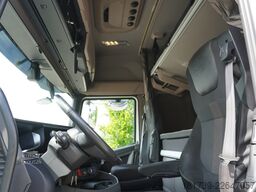 DAF XF 450 6x2 / KRONE 20 EPAL refrigerator