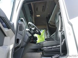 DAF XF 450 6x2 / KRONE 20 EPAL refrigerator