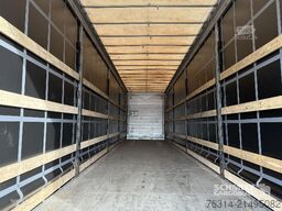 Schmitz Cargobull Curtainsider Mega Getränke