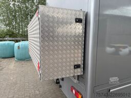 MERCEDES-BENZ FUSO 8 180  TT-S Hundetransporter  Pop-Out
