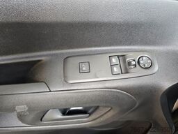 OPEL COMBO-E Cargo 100kW 50-kWh 2-Schiebetüren