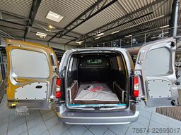 OPEL COMBO-E Cargo 100kW 50-kWh 2-Schiebetüren