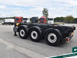 SCHWARZMÜLLER Tank - Containerchassis ADR ALU Liftachse