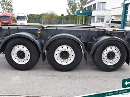 SCHWARZMÜLLER Tank - Containerchassis ADR ALU Liftachse