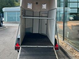 HUMBAUR Single 1,5er Pferdeanhänger Holz/Poly 1,6t