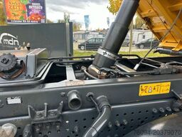 MERCEDES-BENZ Arocs 1846 4x4 Kipper Kran FUNK AHK 55to