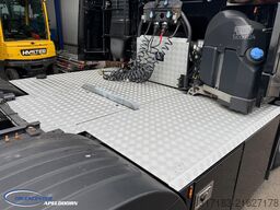 Volvo FH 500 Globetrotter XL, 6x2, ADR