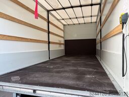 MITSUBISHI FusoCanter 7C18/Automatik/Neuwertig-7TKM/Abstand