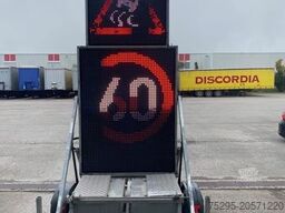 Trebbiner 1 Achs LED Vorwarntafel verzinkt